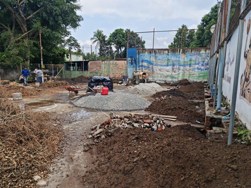 Realizan mejoras en la Cancha de Colonia Guadalupe en Cantón Las Moras
