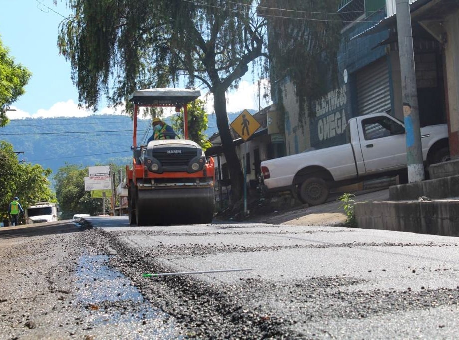 Realizan trabajos de mejoramiento de calles en todo el municipio