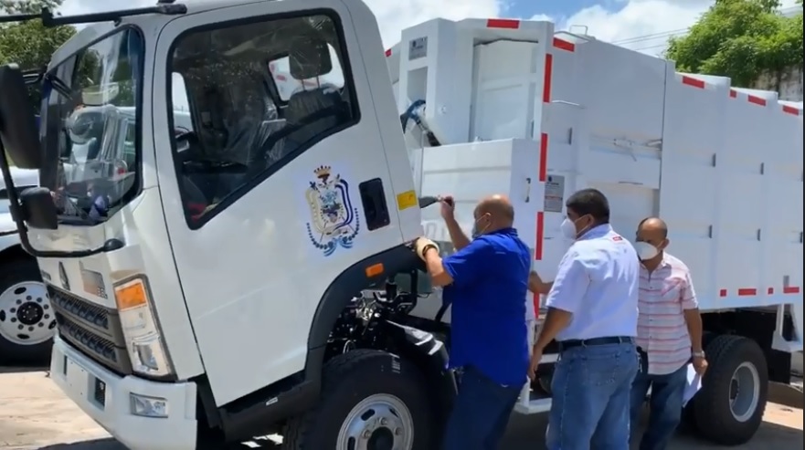 Municipalidad de Colón adquiere novedoso camión recolector de desechos sólidos