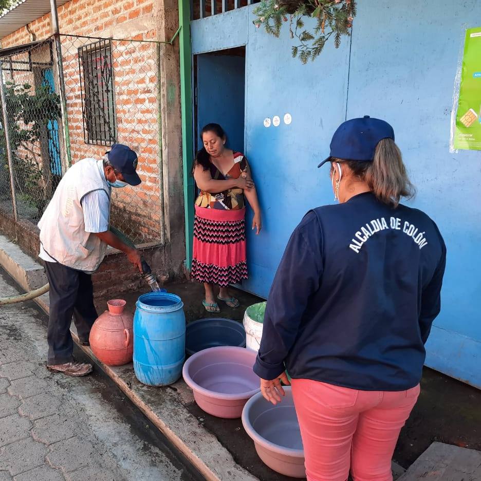 Pasaje 1 de Colonia Santa Marta también es beneficiada con agua potable